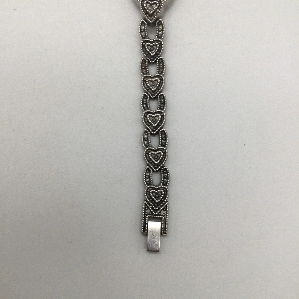 Victoria Rhein Womens Watch 18mm Oval Dial Silver Tone Heart New Battery 7.5